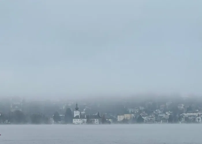 Traumsee Am Traunsee In Mit 180 Grad See- Und Traunsteinblick 格蒙登